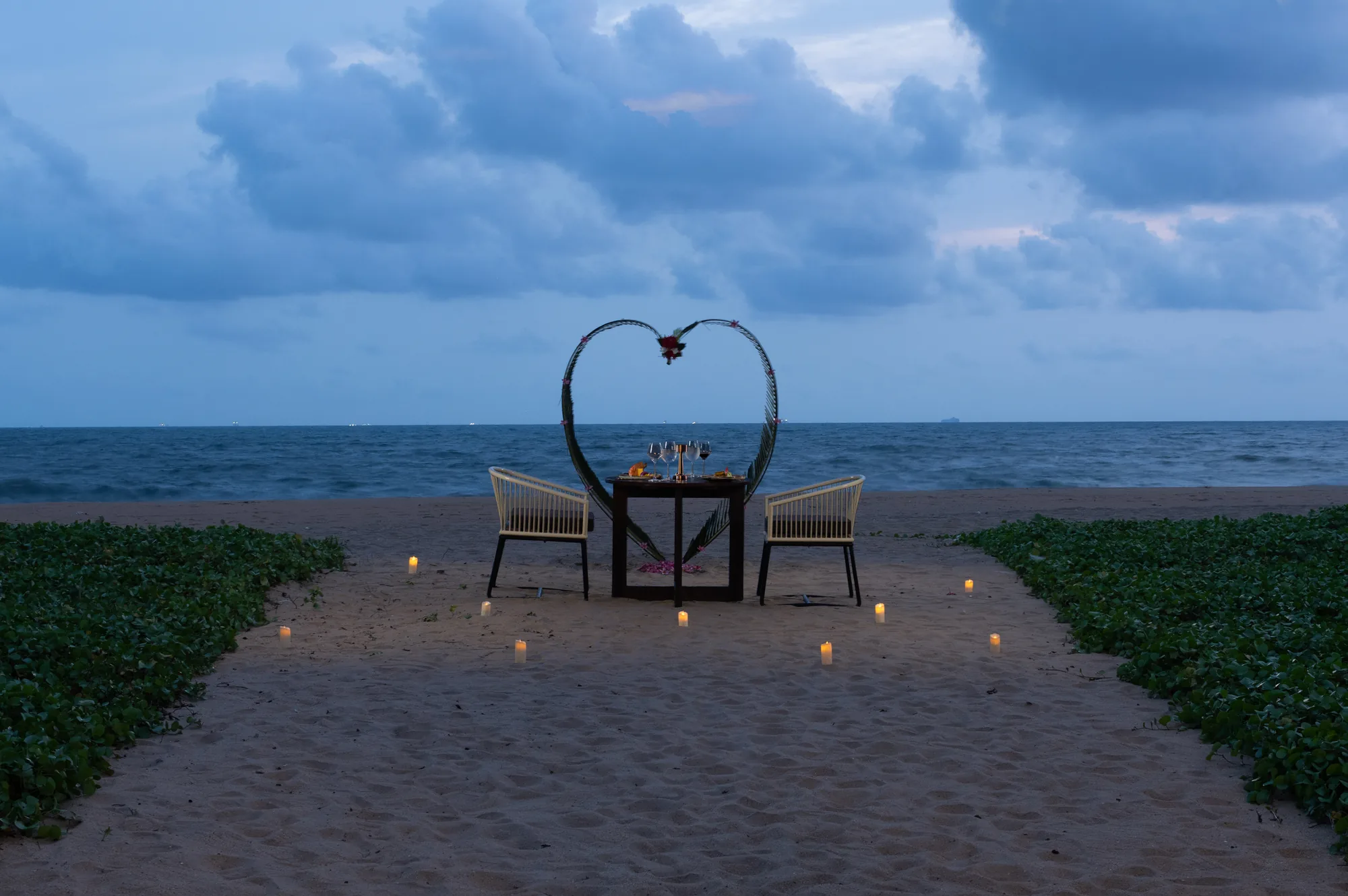 AYUDA beachfront dining